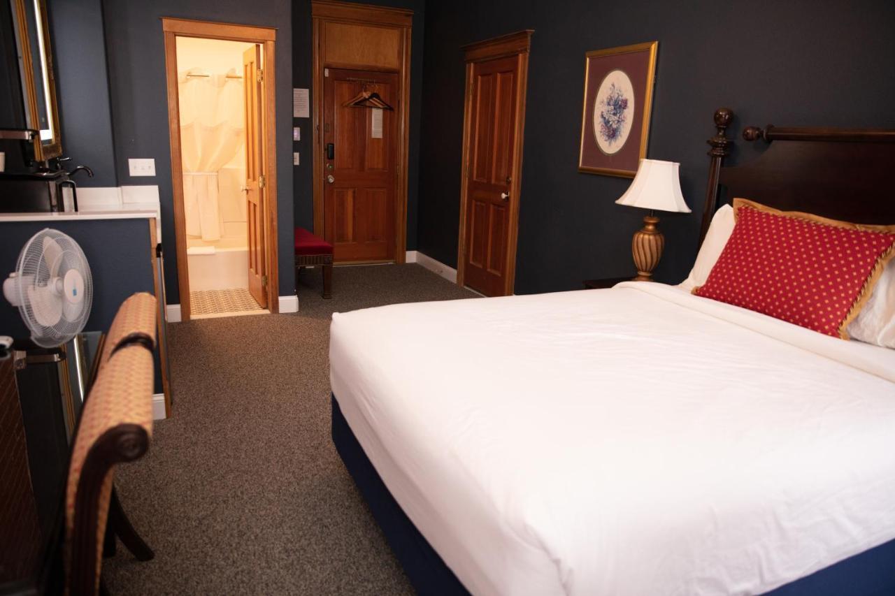 The Victor Hotel 외부 사진